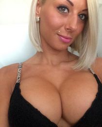 Hard sucking mature lady